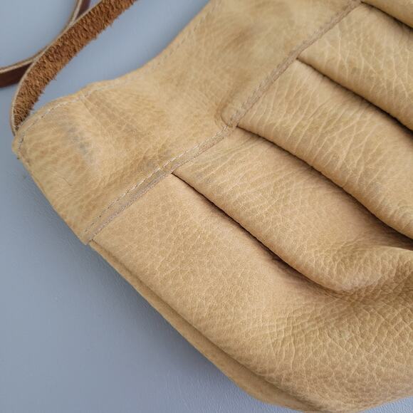 ReFind Originals Upcycled Leather Women's Designer Small Crossbody Purse - Picture 3 of 11